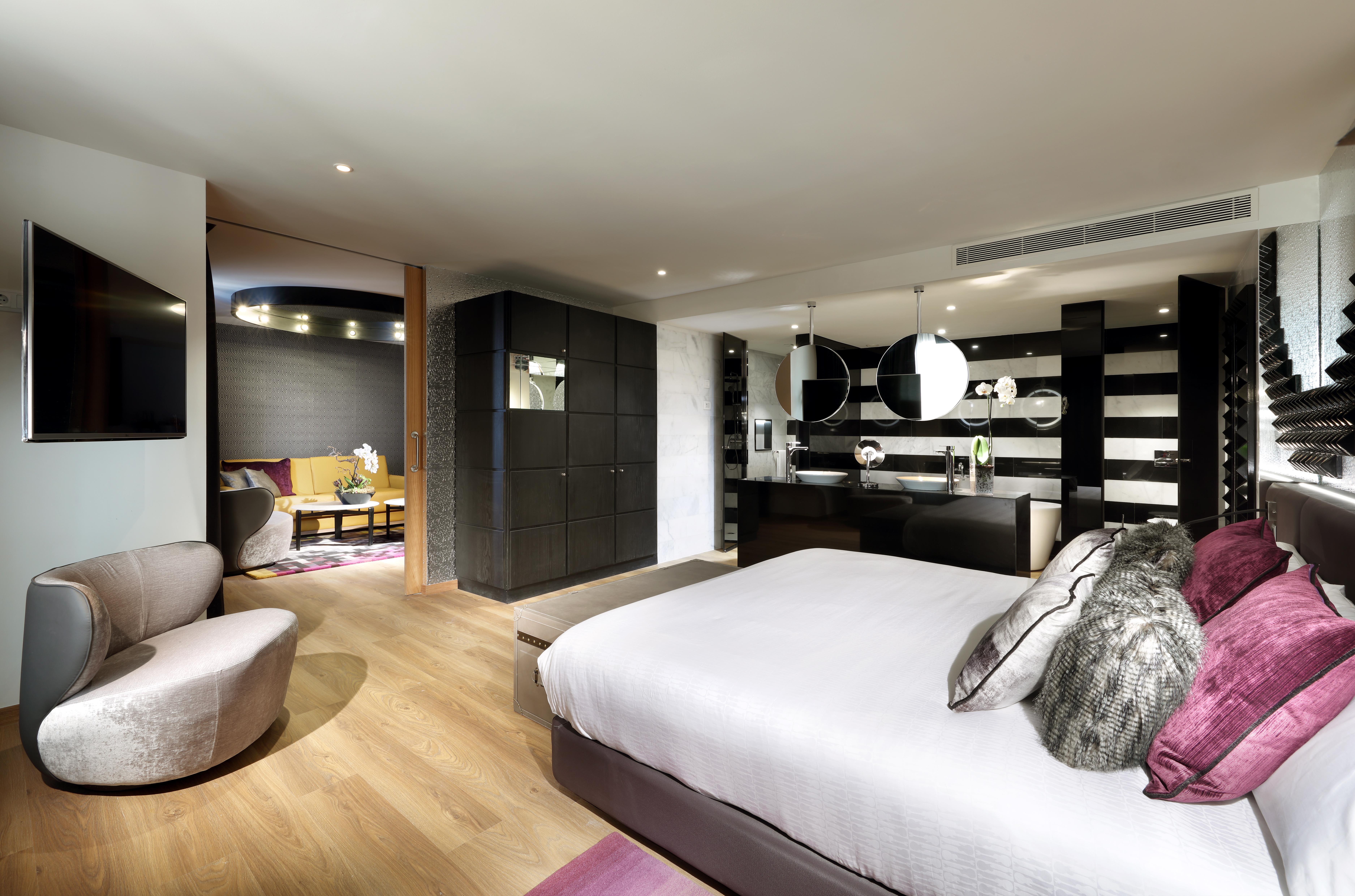 Hard Rock Hotel Tenerife Адехе Екстериор снимка A suite at the Mandarin Oriental, London