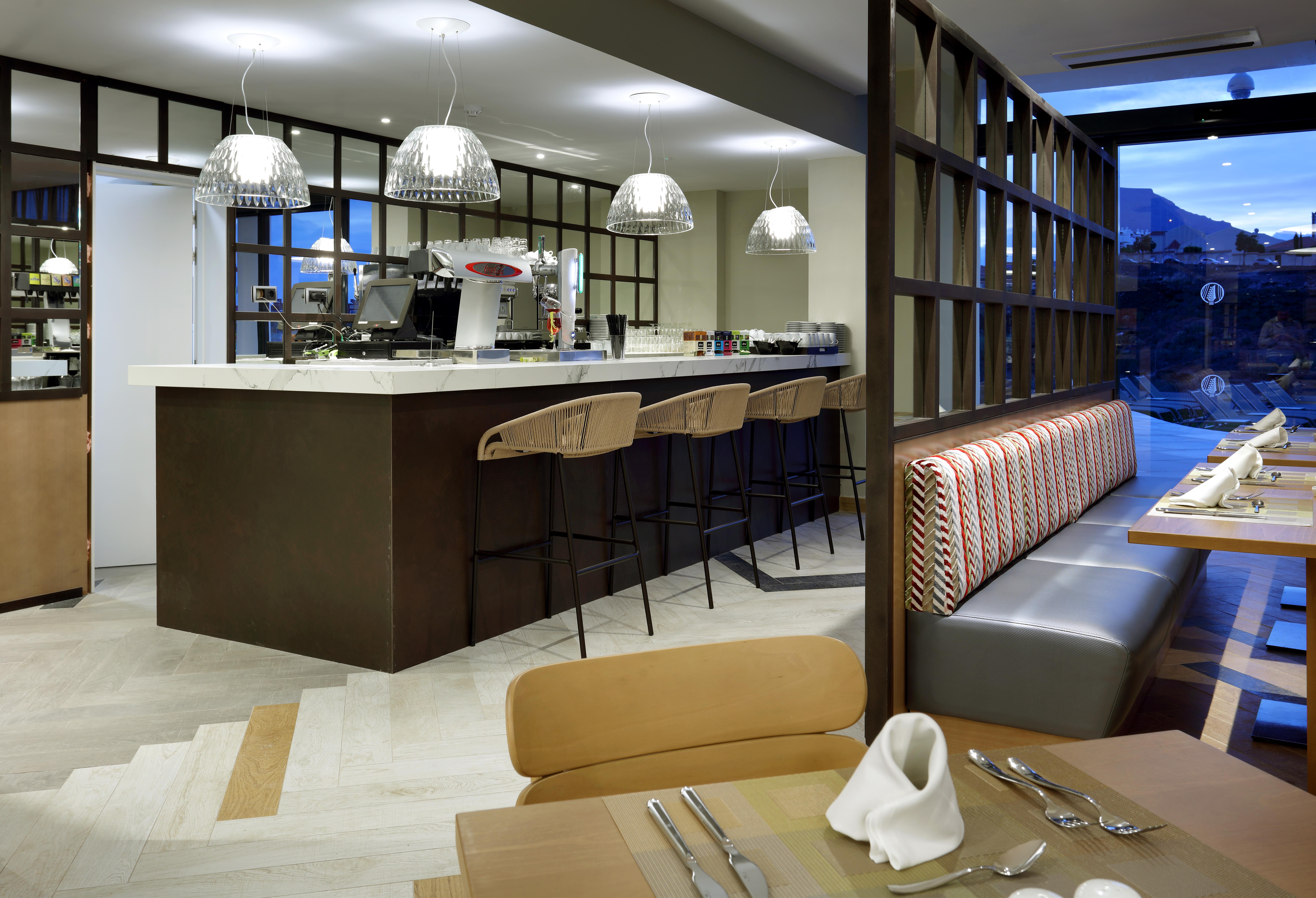 Hard Rock Hotel Tenerife Адехе Екстериор снимка The restaurant