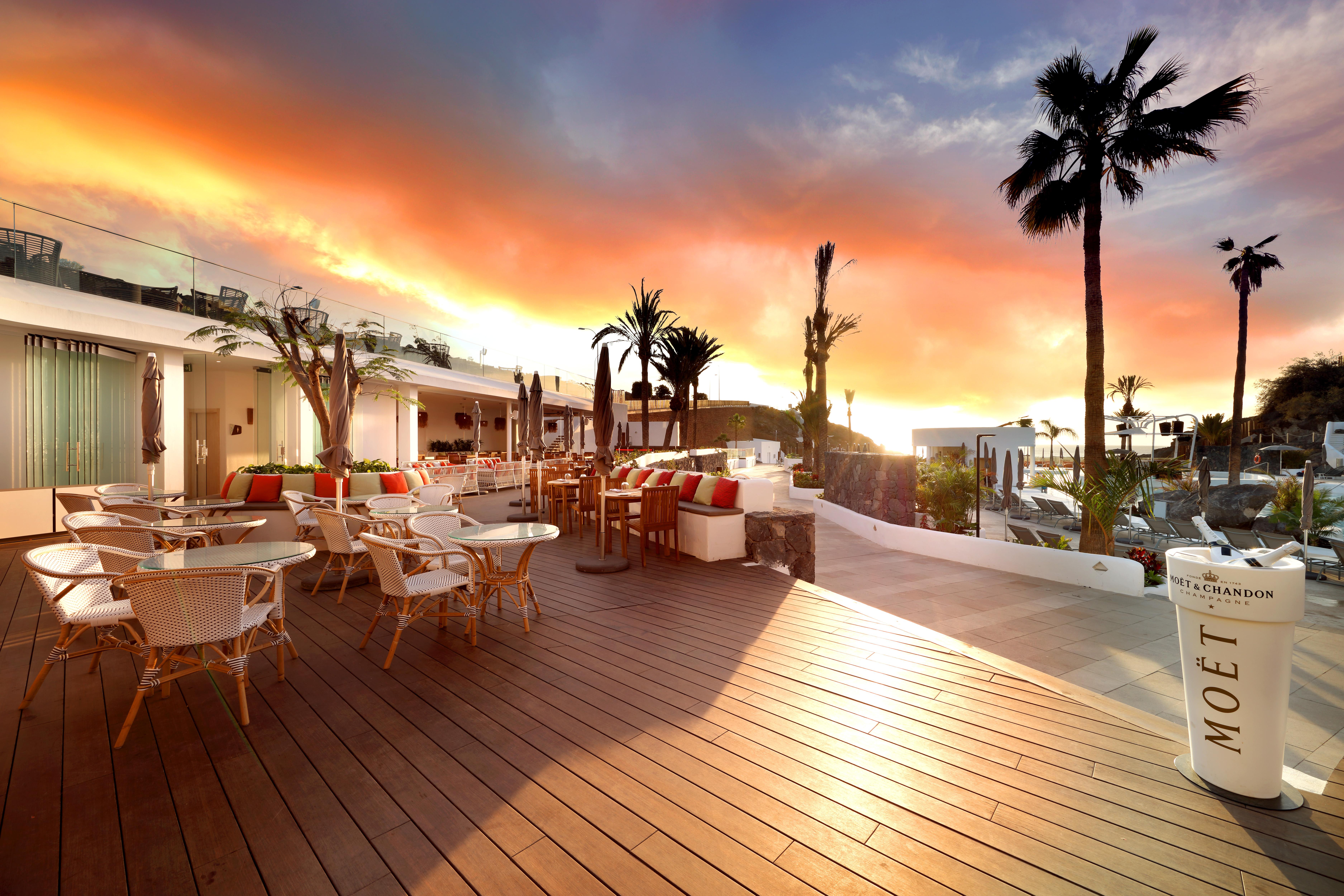 Hard Rock Hotel Tenerife Адехе Екстериор снимка The Sky Bar
