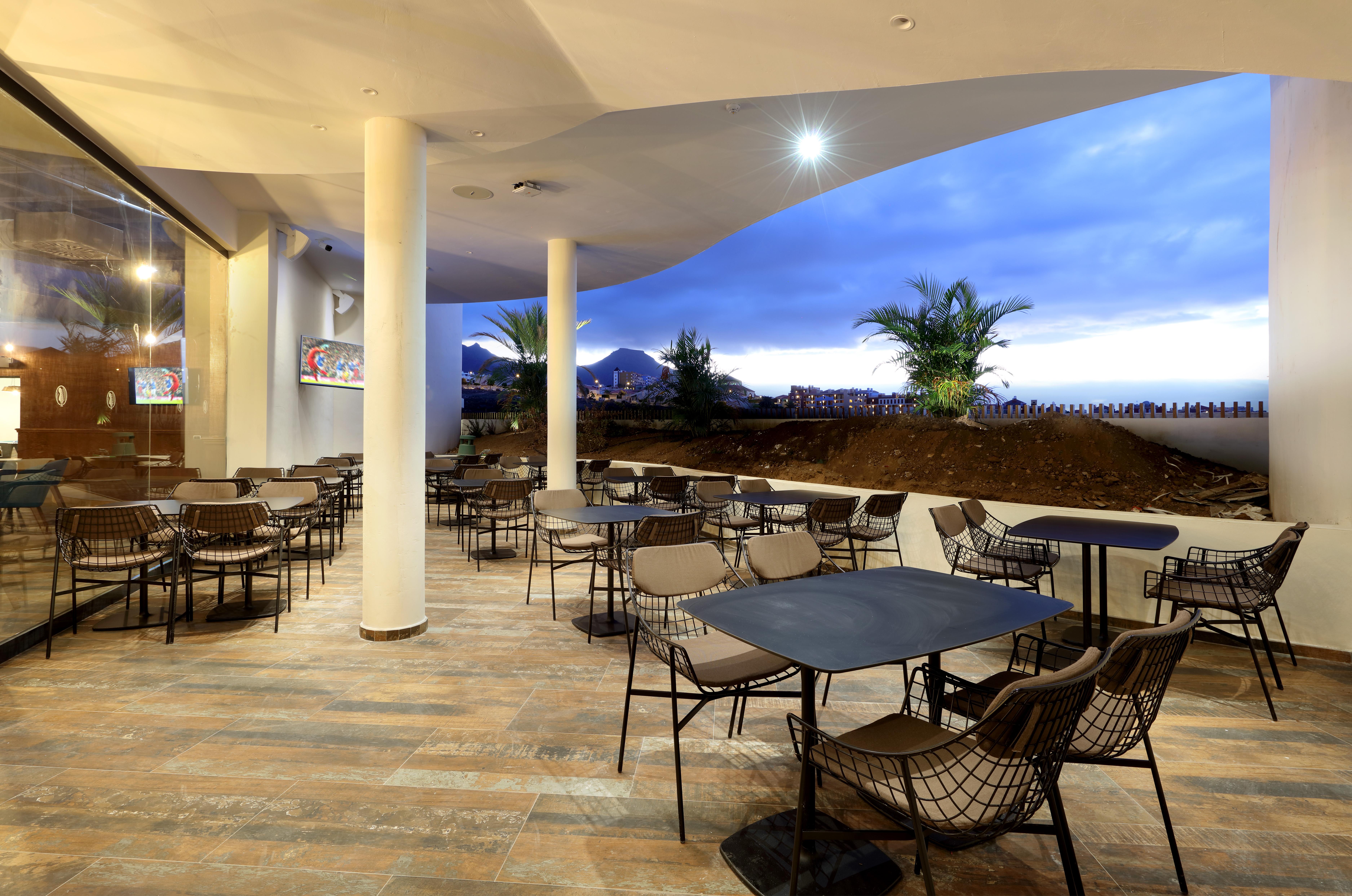 Hard Rock Hotel Tenerife Адехе Екстериор снимка The restaurant
